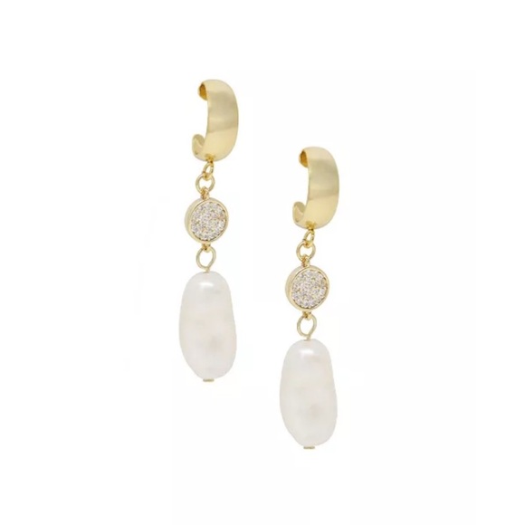 Ettika Little Things Freshwater Pearl Drop Hoop Earrings 18k Gold Plated NWT - Picture 3 of 3